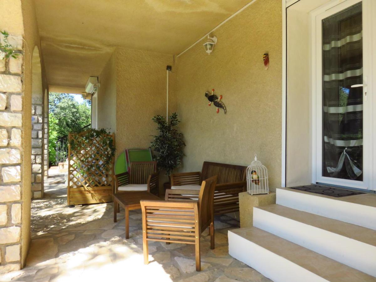 Le Mas Des Cigales Nimes Exterior foto